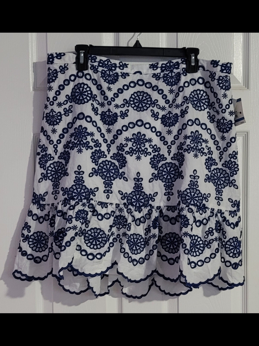 Anne Klein White Skirt with Blue Eyelet Embroidery - Picture 4 of 8